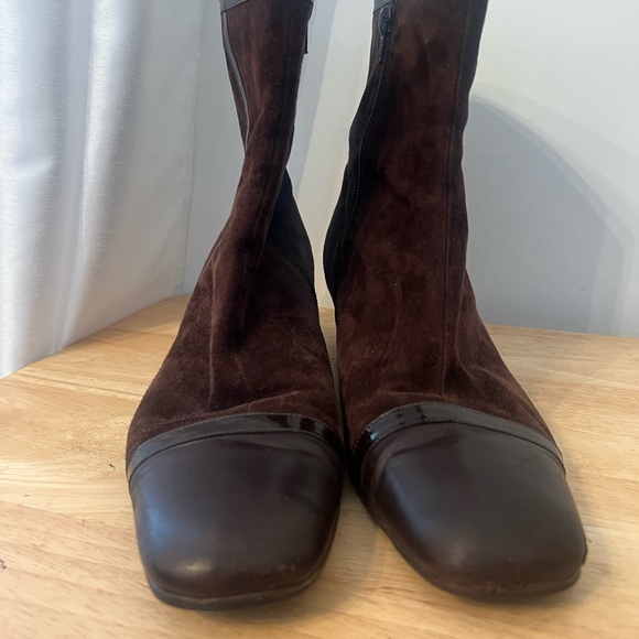 Salvatore Ferragamo Brown Suede Ankle Boots vintage’s - Picture 4 of 14